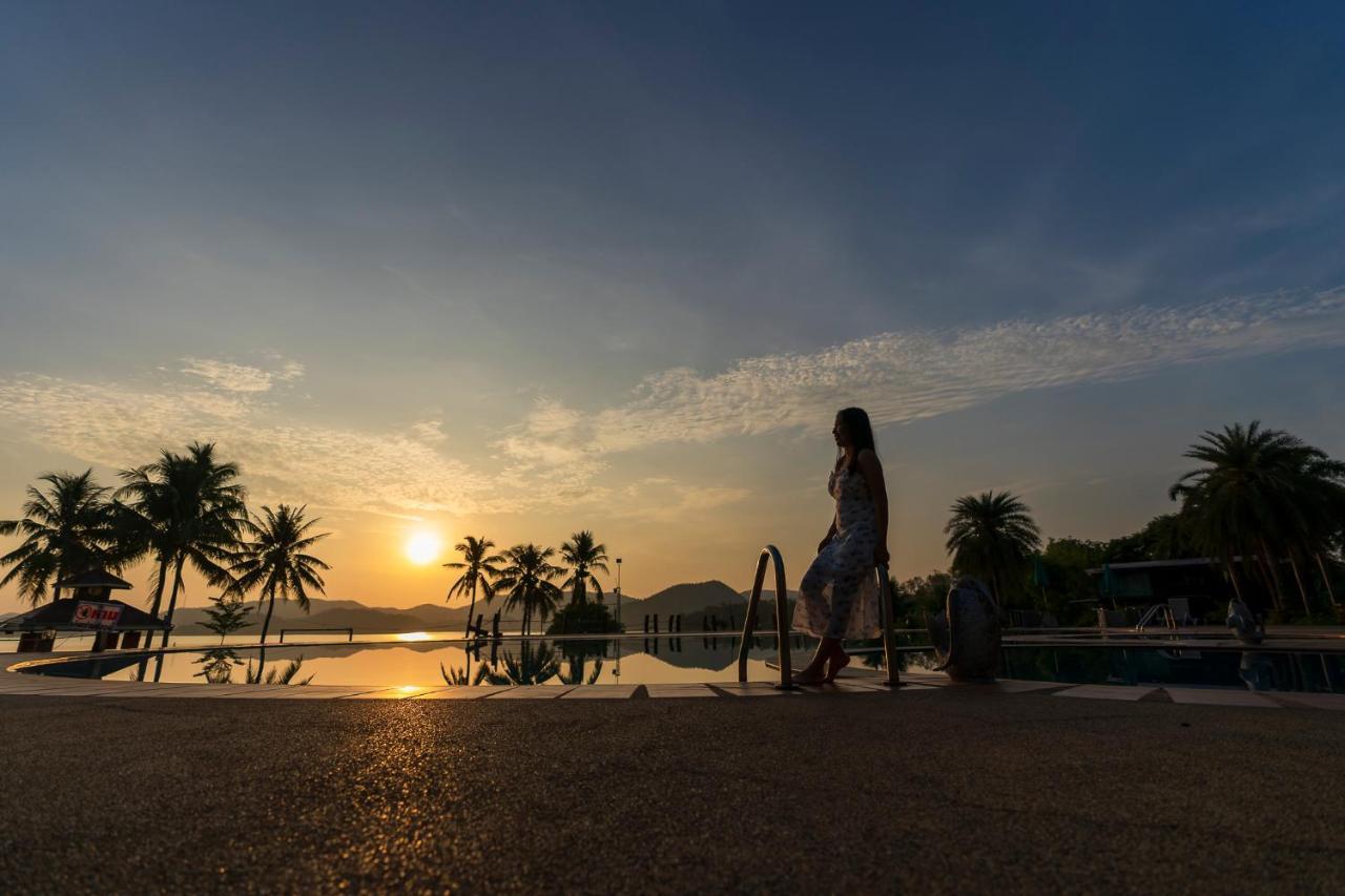 Kaengkrachan Boathouse Paradise Resort Kaeng Kachan Esterno foto